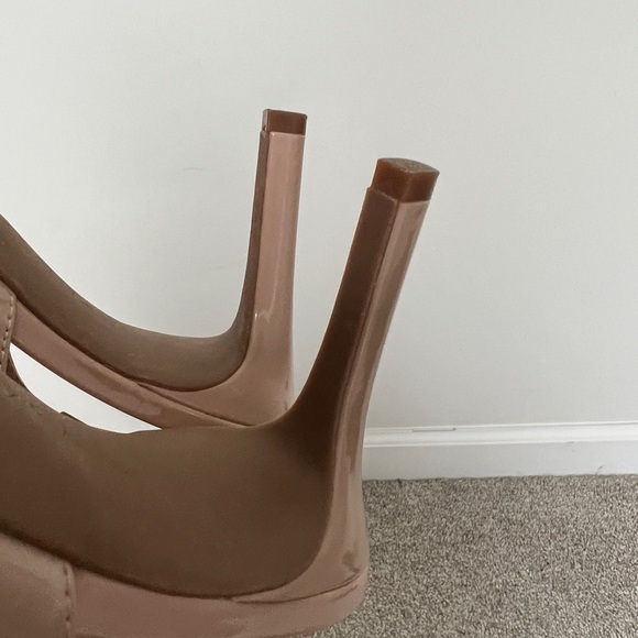 EUC Elegant Kelly & Katie Faux Patent Nude Slingback 4”Heels, Gently Used size 8 - Picture 9 of 14